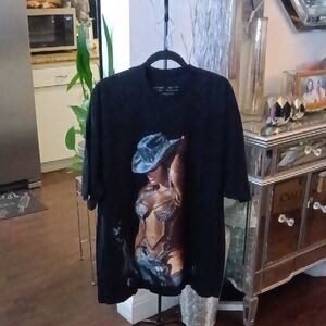 A:Black Beyonce T-Shirt with Cowboy Graphic